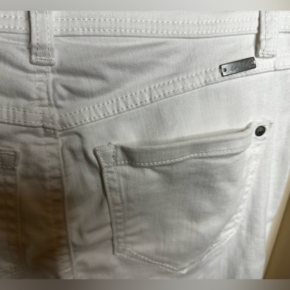 INC‎ skinny regular jeans, white stretchy size 2P - Picture 4 of 5